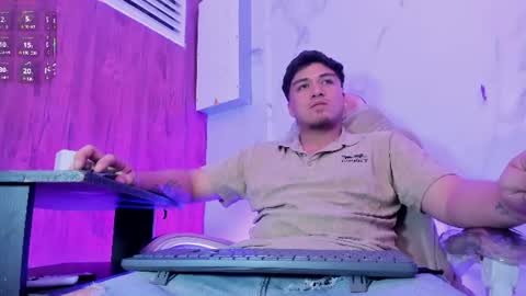 Snapshot of juanmechanic chatting on 07-08-26, 12:59 JUAN online show from 07-08-26, 12:59