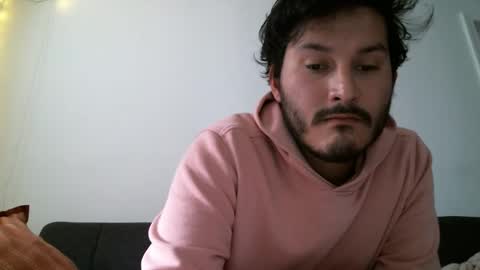 Snapshot of juanrocas21 chatting on 12-19-25, 08:27 alex terrie online show from 12-19-25, 08:27