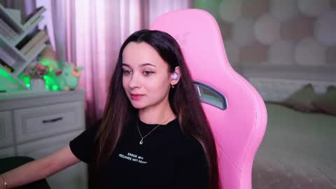 Angelina online show from 06-18-26, 12:53