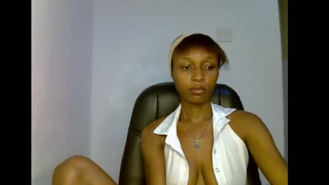 Snapshot of juicy_pinkpussy564197 chatting on 07-11-26, 08:39 olivia online show from 07-11-26, 08:39