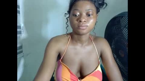 juicynpinkx online show from 04-19-26, 08:24