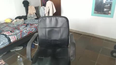 Snapshot of julfigo chatting on 04-28-26, 03:06 Julfigo online show from 04-28-26, 03:06
