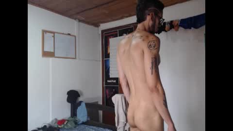 Snapshot of julfigo chatting on 05-05-26, 06:38 Julfigo online show from 05-05-26, 06:38