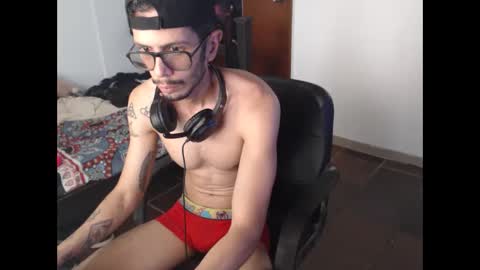 Snapshot of julfigo chatting on 05-29-26, 06:50 Julfigo online show from 05-29-26, 06:50
