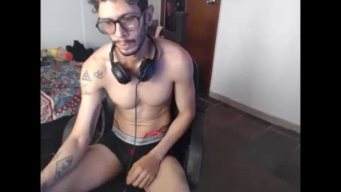 Snapshot of julfigo chatting on 06-05-26, 02:56 Julfigo online show from 06-05-26, 02:56