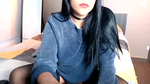 Snapshot of juli_love11 chatting on 06-17-26, 02:47 JULIETA online show from 06-17-26, 02:47