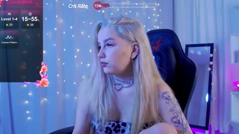 Snapshot of julia__bunny chatting on 12-23-24, 07:20 julia__bunny online show from 12-23-24, 07:20