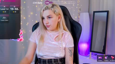 Snapshot of julia__bunny chatting on 01-20-25, 12:25 julia__bunny online show from 01-20-25, 12:25