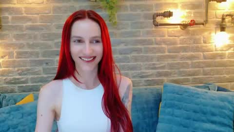 JuliaJae online show from 05-05-26, 06:32