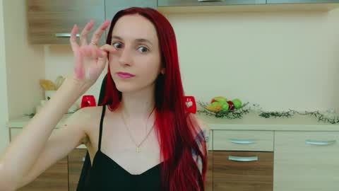 JuliaJae online show from 05-07-26, 06:52