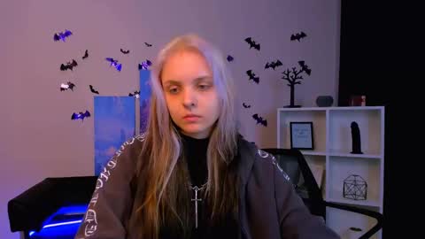 Julia  online show from 12-02-24, 10:28