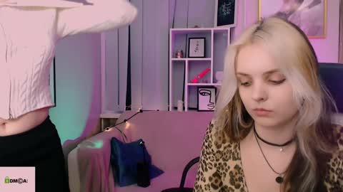 Julia  online show from 12-23-24, 11:04