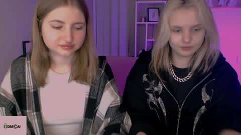 Julia  online show from 01-09-25, 08:33