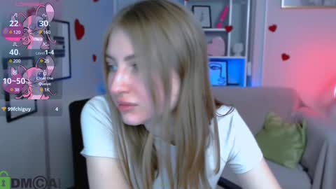 Julia  online show from 03-06-25, 11:42