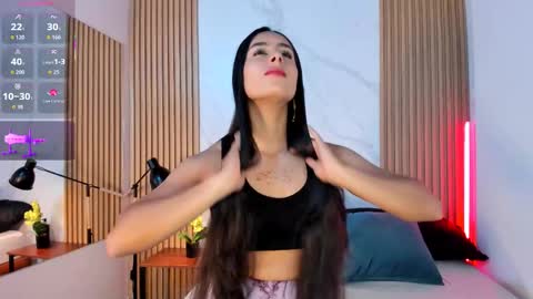 J U L IA   M A R T I N E Z online show from 02-23-26, 11:40