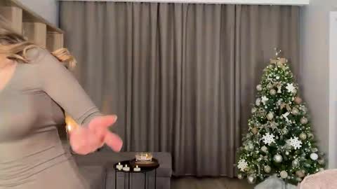 Julia R Le online show from 01-13-26, 09:31