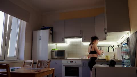 Molly online show from 04-13-26, 03:17