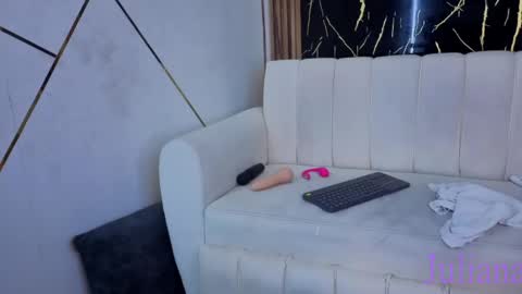 JULIANA AND CHRIS online show from 04-14-26, 05:41