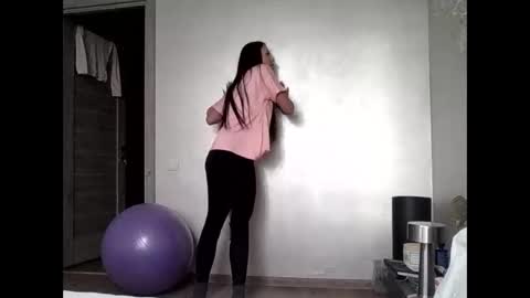 julianagold1 online show from 04-19-26, 04:17