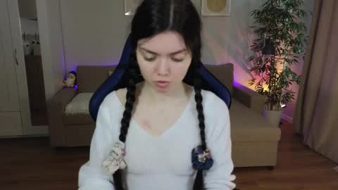 Julia online show from 05-23-26, 07:56