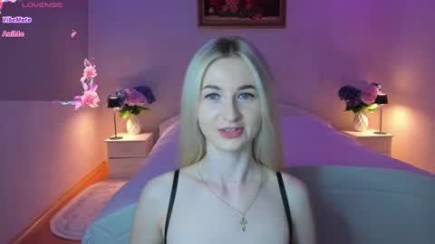 julieblazex online show from 06-10-26, 08:30
