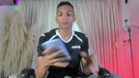 Snapshot of juliensaint_ chatting on 07-01-26, 11:34 Julien online show from 07-01-26, 11:34