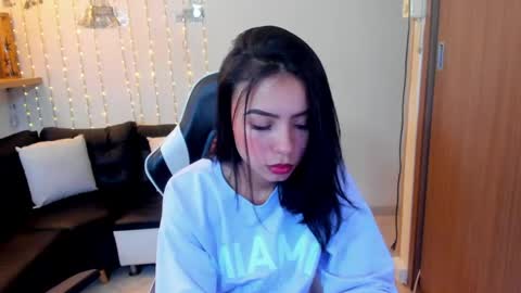 Snapshot of julieta_fn chatting on 04-20-26, 02:53 julieta_fn online show from 04-20-26, 02:53