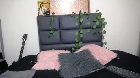 Snapshot of julieta_parker7 chatting on 03-19-26, 05:06 Julieta online show from 03-19-26, 05:06