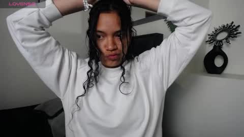 Snapshot of julieta_parker7 chatting on 06-09-26, 01:39 Julieta online show from 06-09-26, 01:39