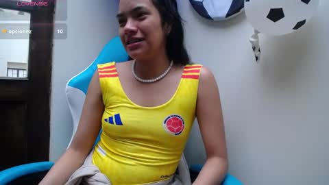 Snapshot of julieta_parker7 chatting on 06-15-26, 07:27 Julieta online show from 06-15-26, 07:27