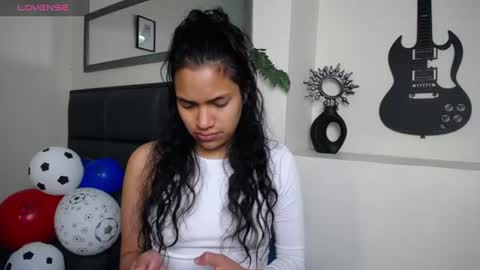 Snapshot of julieta_parker7 chatting on 06-17-26, 01:41 Julieta online show from 06-17-26, 01:41