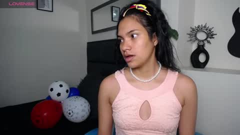 Snapshot of julieta_parker7 chatting on 06-19-26, 02:16 Julieta online show from 06-19-26, 02:16
