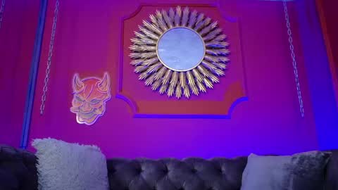 Snapshot of julieta_russell chatting on 04-28-26, 11:04 Julieta online show from 04-28-26, 11:04