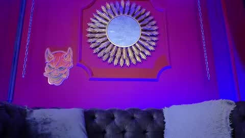 Snapshot of julieta_russell chatting on 04-29-26, 11:14 Julieta online show from 04-29-26, 11:14