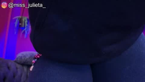 Snapshot of julieta_russell chatting on 05-26-26, 11:39 Julieta online show from 05-26-26, 11:39
