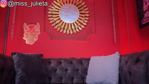 Snapshot of julieta_russell chatting on 05-29-26, 11:41 Julieta online show from 05-29-26, 11:41