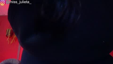 Snapshot of julieta_russell chatting on 06-17-26, 12:18 Julieta online show from 06-17-26, 12:18