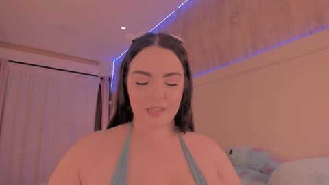 Julieta Vargas online show from 03-12-26, 06:47