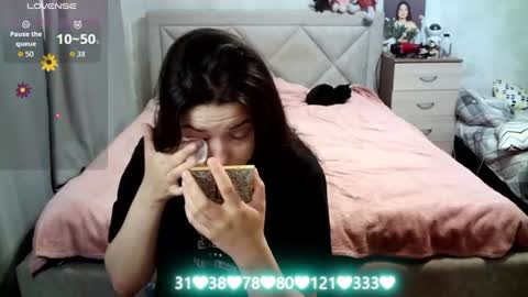 Snapshot of julietkalen chatting on 06-23-26, 05:49 Julietkitty online show from 06-23-26, 05:49