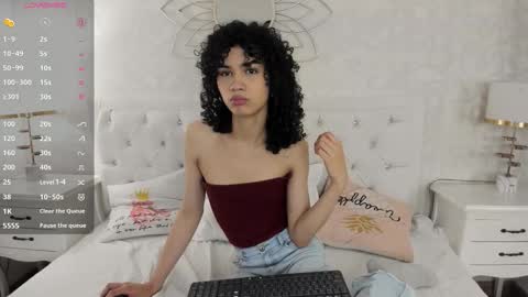 julietta    online show from 03-30-26, 01:01