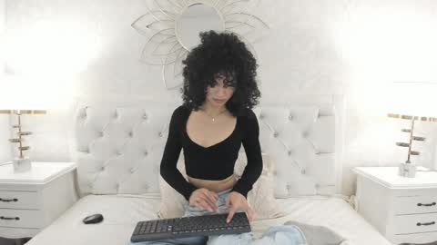 julietta    online show from 04-02-26, 12:14