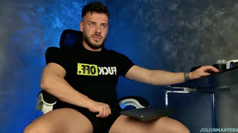 JULiUS   online show from 04-07-26, 07:03