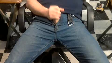 Snapshot of junkerdc1 chatting on 06-04-26, 03:23 junkerdc1 online show from 06-04-26, 03:23