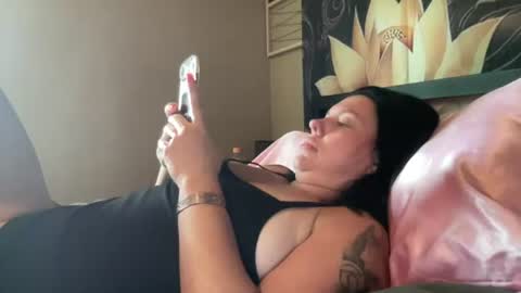 Flirty influncer online show from 06-21-26, 02:19