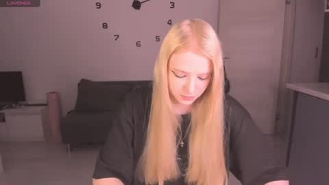 Snapshot of just_jessy_meow chatting on 06-19-26, 08:12 JESSY online show from 06-19-26, 08:12