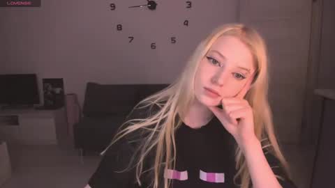 Snapshot of just_jessy_meow chatting on 06-25-26, 07:51 JESSY online show from 06-25-26, 07:51