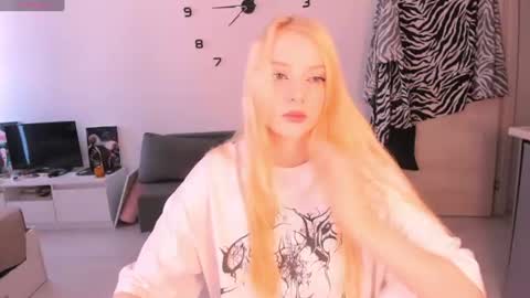 Snapshot of just_jessy_meow chatting on 07-08-26, 04:50 JESSY online show from 07-08-26, 04:50