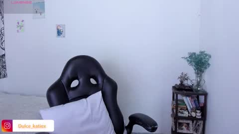 Snapshot of just_katiex chatting on 03-05-26, 11:28 Sofia online show from 03-05-26, 11:28