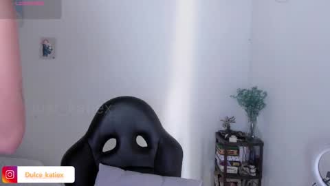 Snapshot of just_katiex chatting on 03-25-26, 06:03 Sofia online show from 03-25-26, 06:03