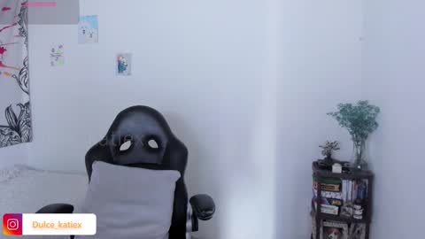 Snapshot of just_katiex chatting on 03-27-26, 03:12 Sofia online show from 03-27-26, 03:12